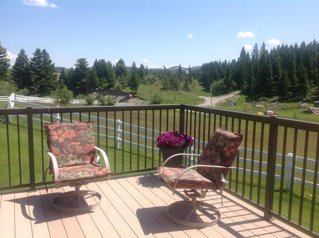 Burmis Bed And Bales Bed & Breakfast Bellevue Exterior photo